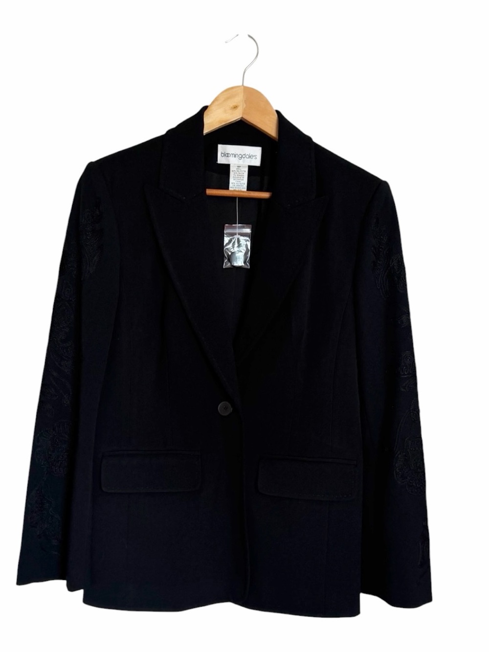 Bloomingdale's Black Single-Button Women's Blazer with Subtle Sleeve Detail